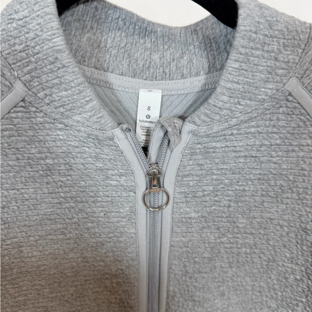 Lululemon Athletica Heathered Gray Zip-Up Jacket - Picture 2 of 5